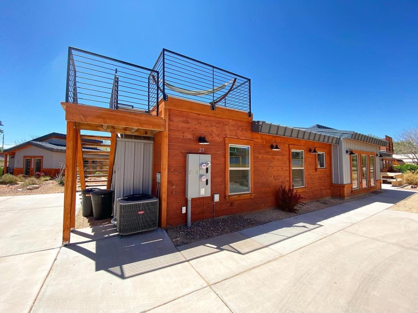 Timber & Tin G 2Bed 2Bath W Pool & Rooftop Deck 커내브 외부 사진