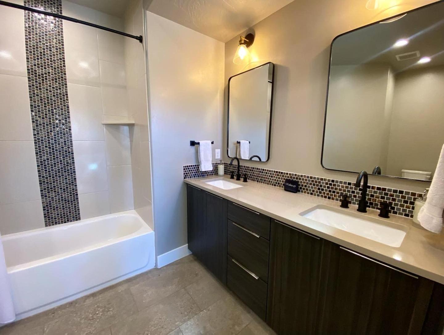 Timber & Tin G 2Bed 2Bath W Pool & Rooftop Deck 커내브 외부 사진