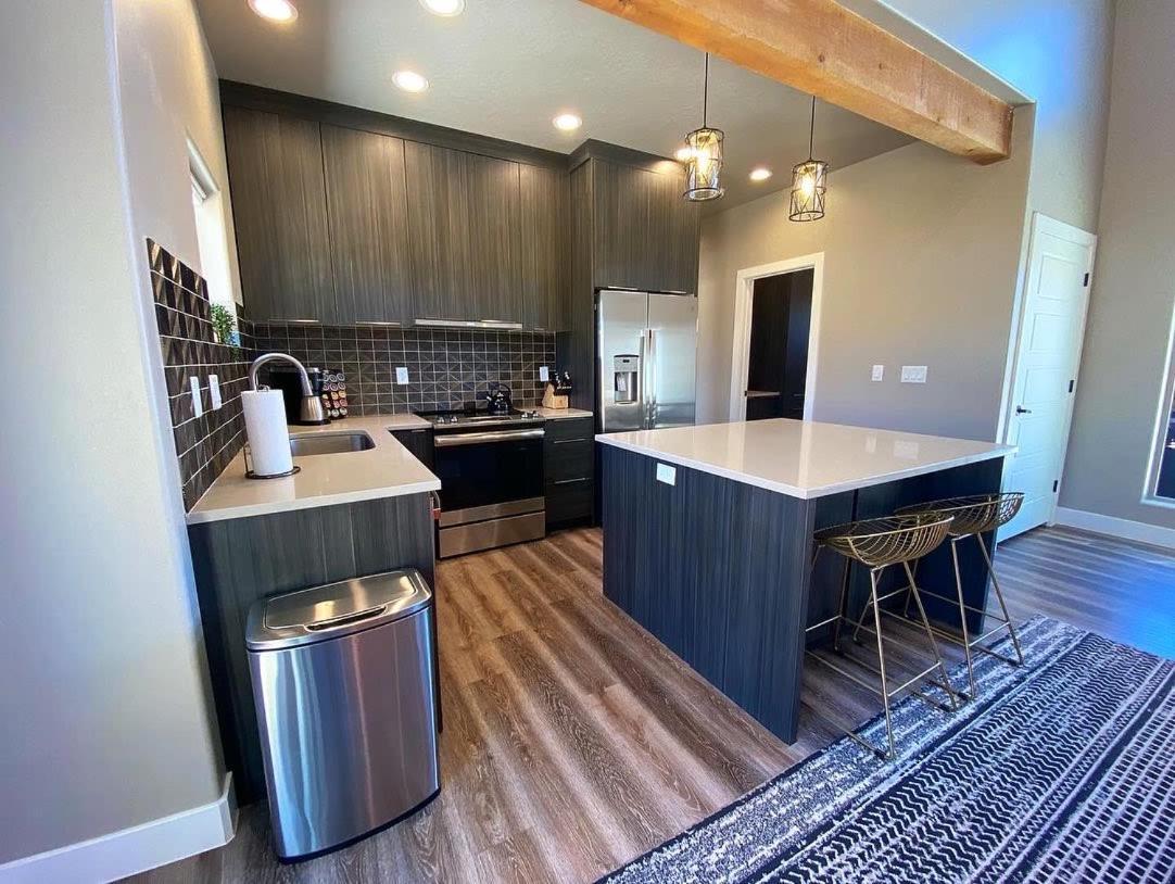 Timber & Tin G 2Bed 2Bath W Pool & Rooftop Deck 커내브 외부 사진